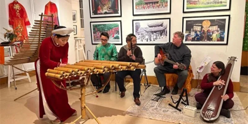 nhạc cụ cũ khác